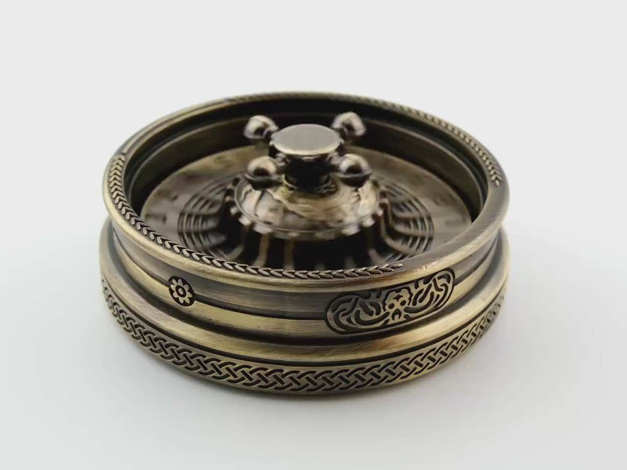 Casino Roulette Spinning D20 Dice: Fidget RPG Dice
